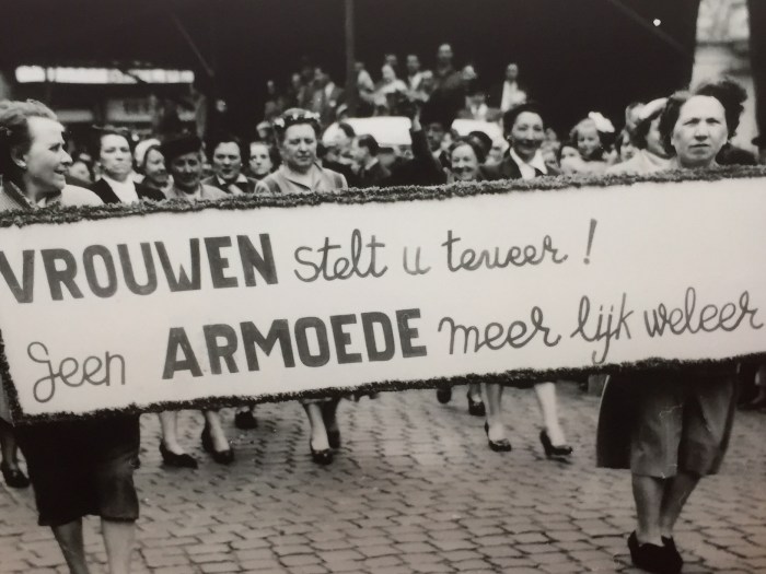 A3-Arm in Arm met Peerke-afb2-40-2810